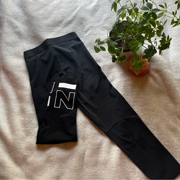 NIKE PRO Women's Crop Length Capri Legging - Picture 4 of 6